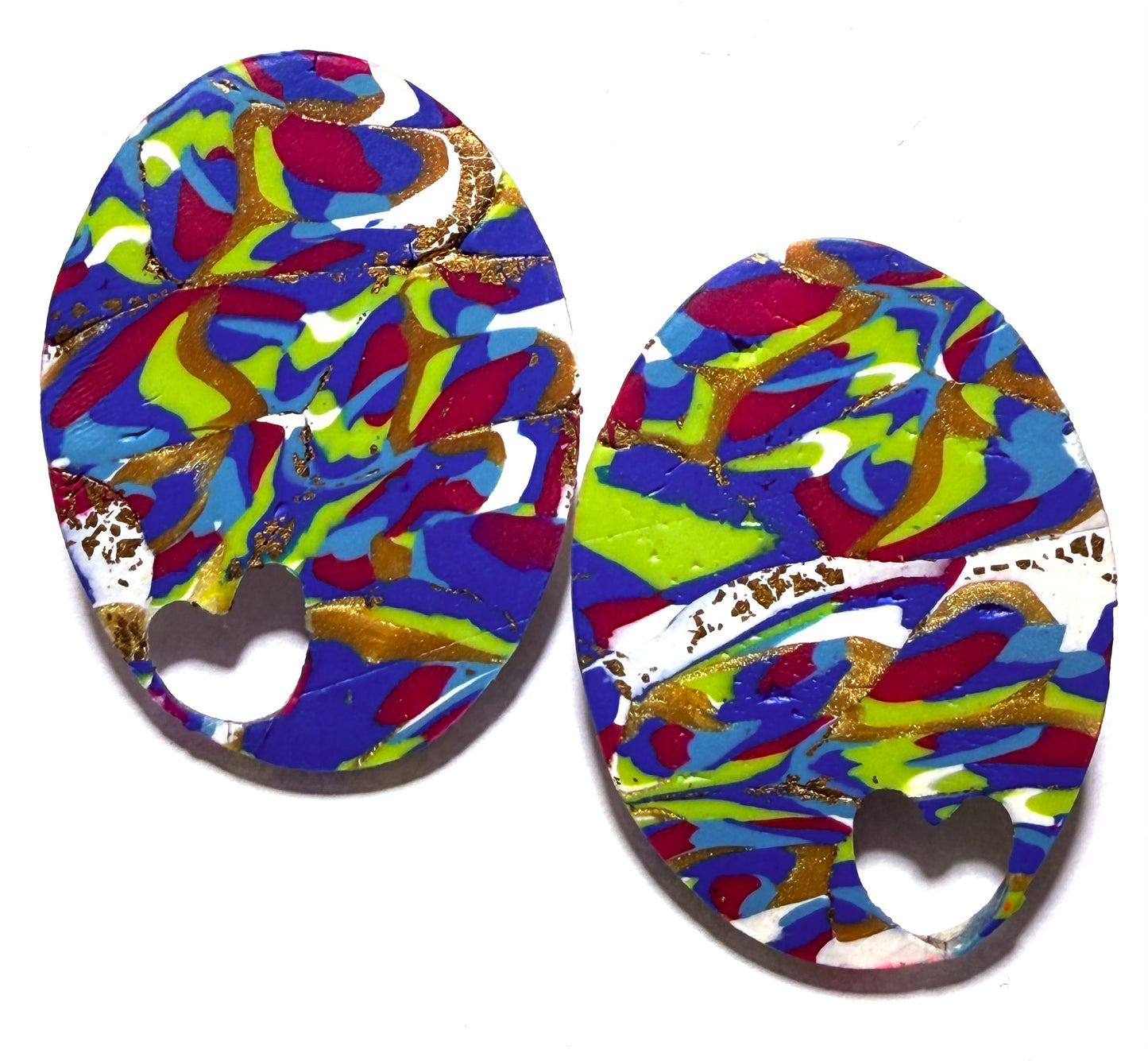 CLAY OVAL HEART CUTOUT EARRING